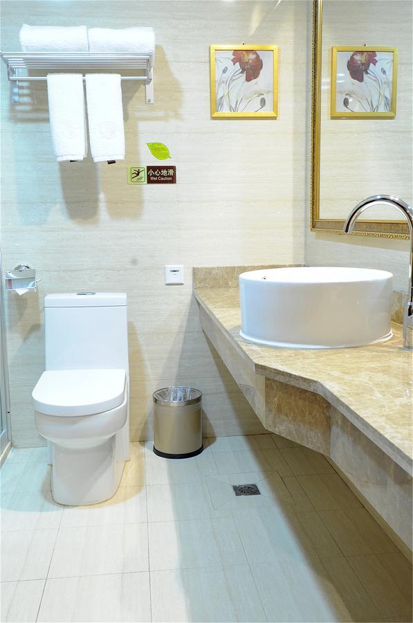 Vienna 3 Best Hotel Wuhan Taibei Road Екстер'єр фото
